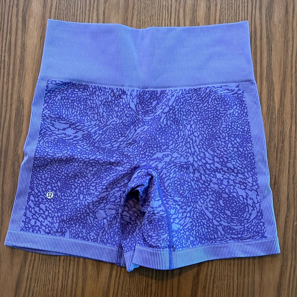 Lululemon 10 Sculpt Short Iris Flower Persian Purple